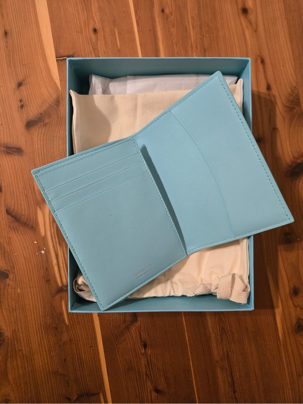 Tiffany & Co. Pebbled Leather passport Holder - Tiffany Blue - Picture 3 of 3